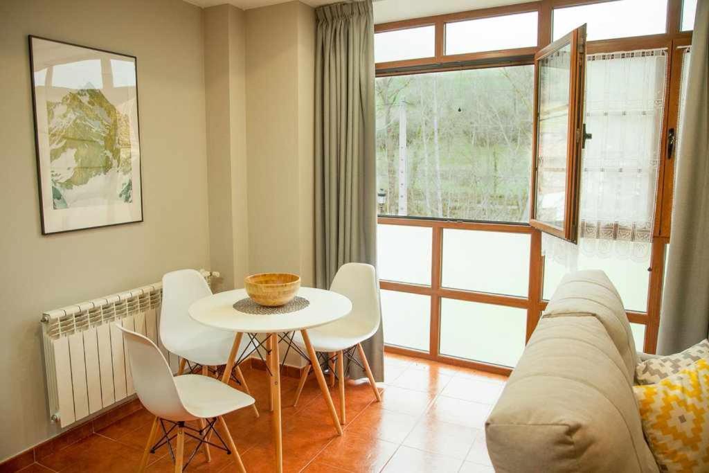 Cumbres De Los Picos Apartamento Los Abedules Poo  ภายนอก รูปภาพ