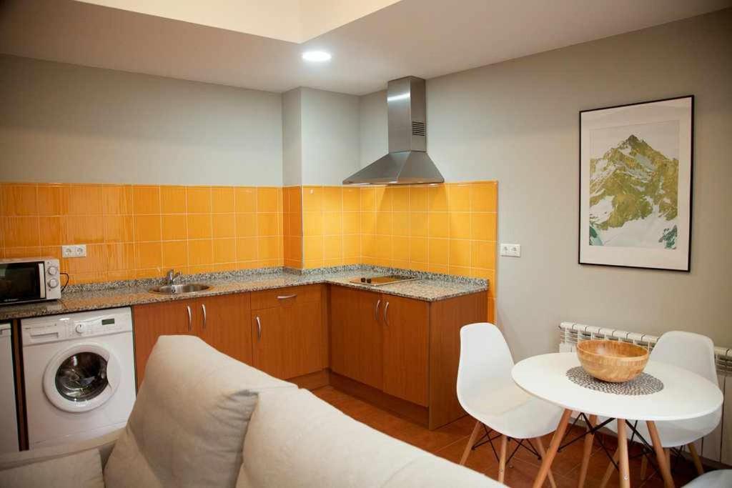Cumbres De Los Picos Apartamento Los Abedules Poo  ภายนอก รูปภาพ